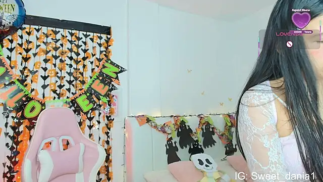 Snapshot of sweet_dania_ chatting on October 20, 2025, 6:59 am sweet dania online show from October 20, 2025, 6:59 am