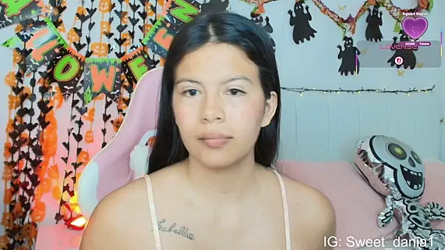 Snapshot of sweet_dania_ chatting on October 28, 2025, 9:30 am sweet dania online show from October 28, 2025, 9:30 am
