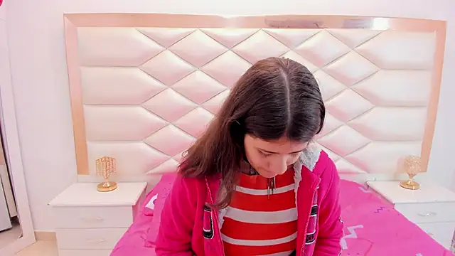 MiaQueen021 online show from March 12, 2025, 12:26 pm