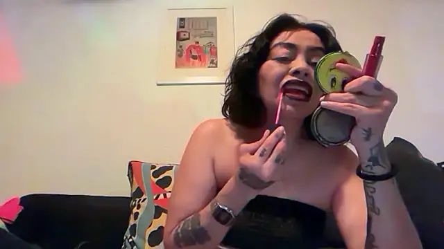 lashula online show from April 17, 2026, 4:15 am