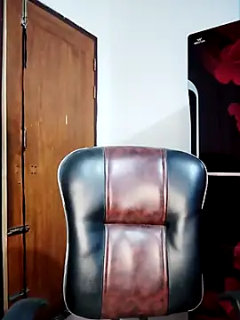 Snapshot of Anika-1 chatting on October 30, 2025, 9:07 am Anika-1 online show from October 30, 2025, 9:07 am