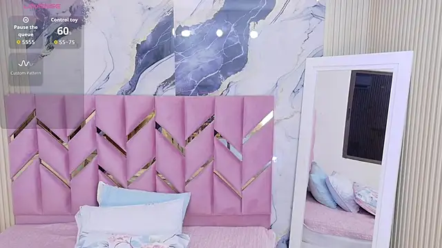 Snapshot of hotiergirl chatting on December 4, 2025, 12:26 pm hotiergirl online show from December 4, 2025, 12:26 pm