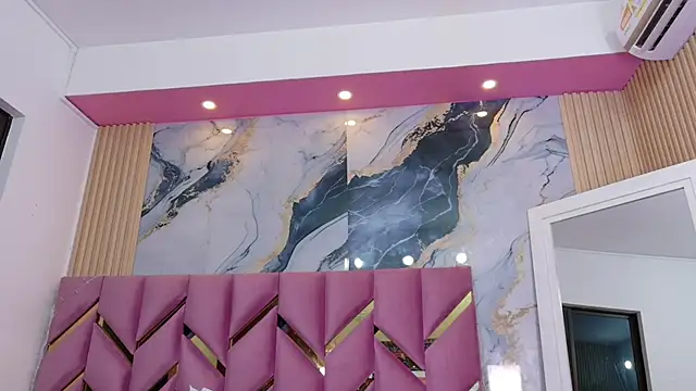 Snapshot of hotiergirl chatting on November 17, 2025, 12:20 pm hotiergirl online show from November 17, 2025, 12:20 pm