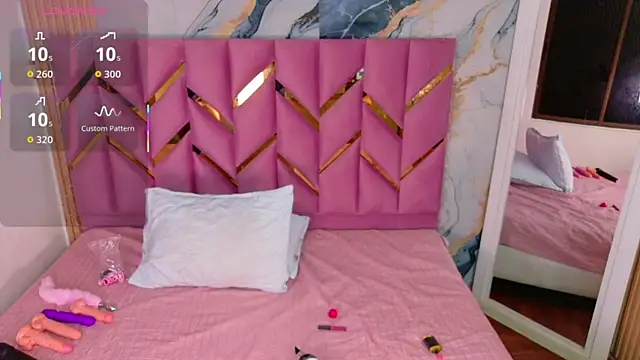 Snapshot of hotiergirl chatting on November 10, 2025, 12:21 pm hotiergirl online show from November 10, 2025, 12:21 pm