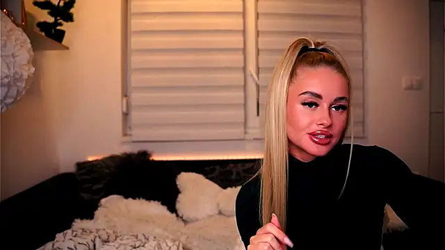 Snapshot of sweet_rapunzell chatting on December 3, 2025, 11:04 pm sweet rapunzell online show from December 3, 2025, 11:04 pm