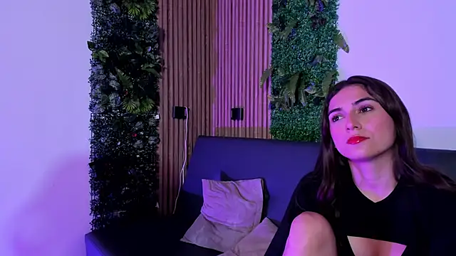 Naughty GilrW online show from November 12, 2025, 8:23 pm