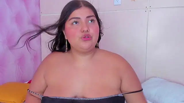 TaniaBellini online show from February 18, 2025, 3:31 pm