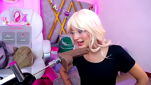 Snapshot of SussanHottye1_ chatting on November 30, 2025, 11:11 am SussanHottye1 online show from November 30, 2025, 11:11 am