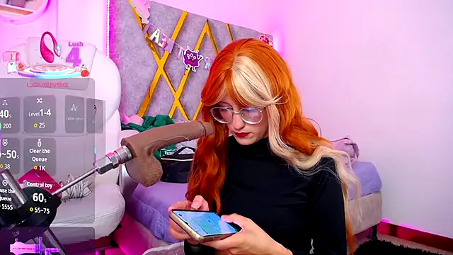 Snapshot of SussanHottye1_ chatting on December 1, 2025, 10:27 am SussanHottye1 online show from December 1, 2025, 10:27 am