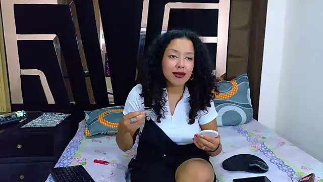 Snapshot of SolEvanss chatting on October 30, 2025, 1:59 am SolEvanss online show from October 30, 2025, 1:59 am