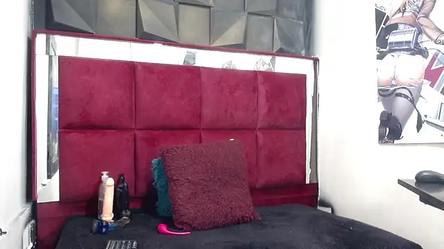 Snapshot of SolEvanss chatting on October 22, 2025, 3:22 pm SolEvanss online show from October 22, 2025, 3:22 pm