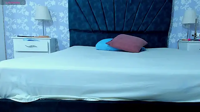 Snapshot of SalomeSimonz chatting on November 13, 2025, 7:18 pm SalomeSimonz online show from November 13, 2025, 7:18 pm