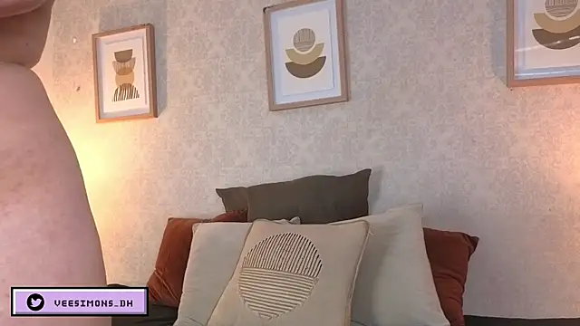 Veronica simons online show from March 17, 2026, 9:18 pm