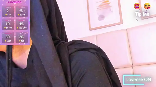 taylorsmiiith  online show from March 6, 2026, 7:09 pm