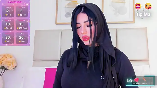 taylorsmiiith  online show from March 17, 2026, 7:17 pm