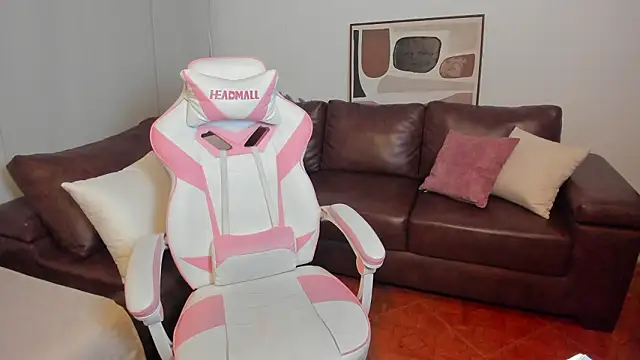 NoaLuxury online show from February 10, 2026, 7:13 pm