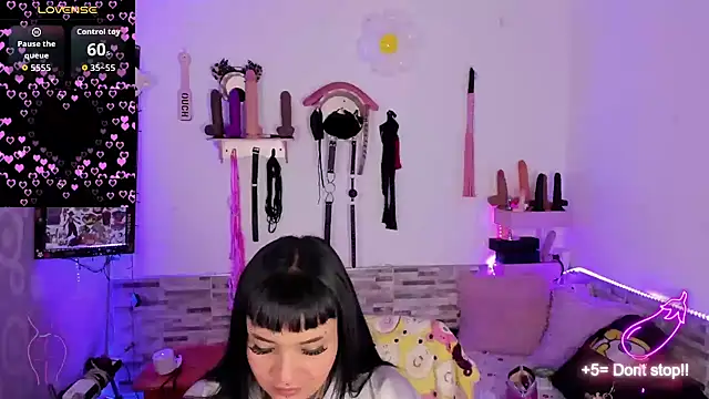 amyswallow7 online show from April 15, 2026, 1:00 am