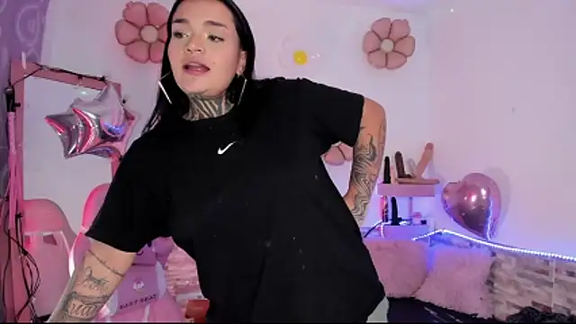 Snapshot of amyswallow7 chatting on November 30, 2025, 12:22 am amyswallow7 online show from November 30, 2025, 12:22 am