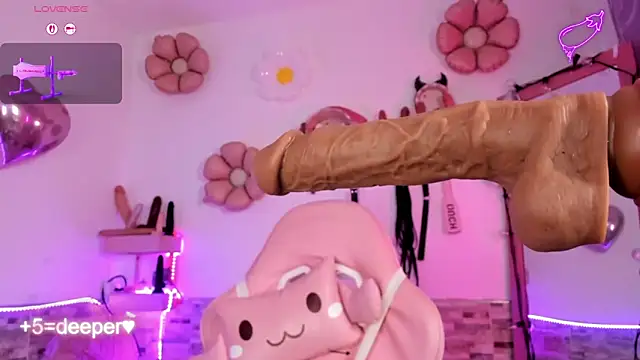 Snapshot of amyswallow7 chatting on December 16, 2025, 1:43 am amyswallow7 online show from December 16, 2025, 1:43 am