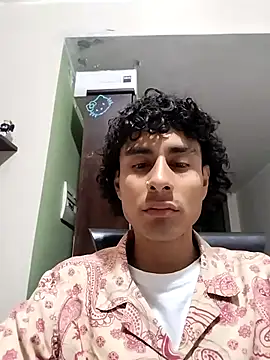 Saweetieyblacksnake online show from October 21, 2025, 4:56 am