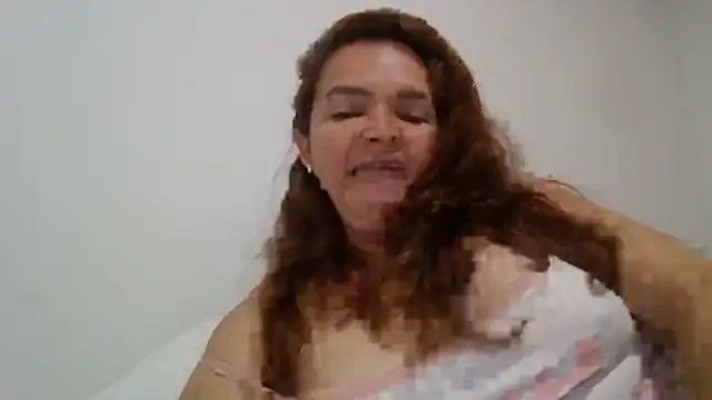 squirtlatinx online show from April 18, 2026, 12:51 pm