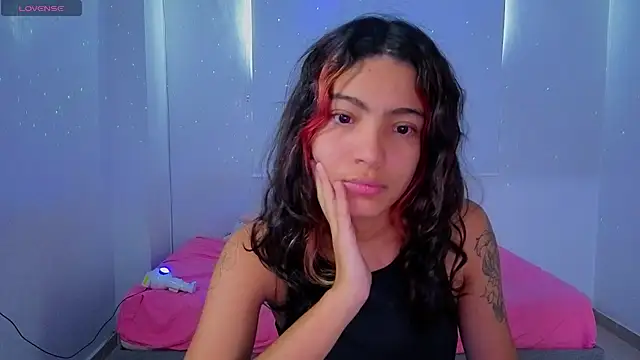 Lovelyamyy online show from December 15, 2025, 7:52 pm