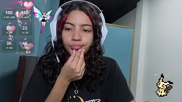 Lovelyamyy online show from October 22, 2025, 1:54 pm