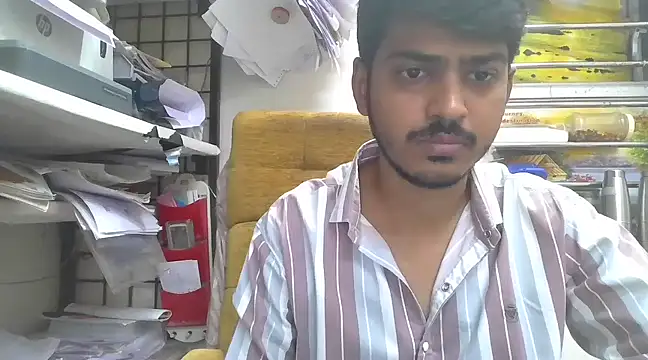 cute modell online show from March 12, 2025, 8:19 am