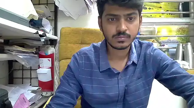 cute modell online show from March 18, 2025, 12:17 pm