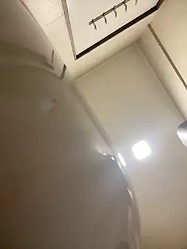 cute modell online show from October 14, 2025, 4:13 am