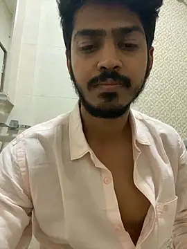 cute modell online show from January 13, 2025, 4:51 pm