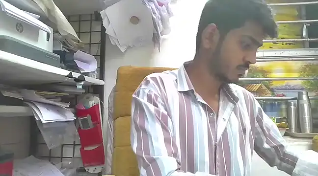 cute modell online show from March 8, 2025, 12:41 pm