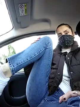 Akemi rossi online show from November 5, 2025, 2:20 pm