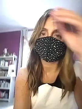 Akemi rossi online show from September 25, 2025, 11:38 am