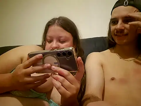 Snapshot of Laurajade9 chatting on January 11, 2025, 1:01 pm Laurajade9 online show from January 11, 2025, 1:01 pm