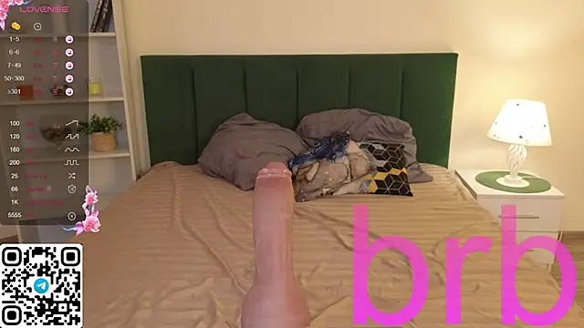 Snapshot of Bonnie_White chatting on October 26, 2025, 10:15 am Bonnie White online show from October 26, 2025, 10:15 am