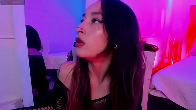 coral jonesss online show from October 29, 2025, 3:11 pm