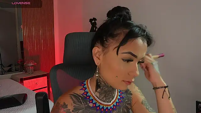 Snapshot of CleeoAdams_ chatting on January 7, 2026, 5:01 am CleeoAdams online show from January 7, 2026, 5:01 am