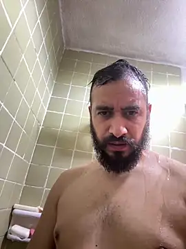 Snapshot of leonardohot1987 chatting on February 21, 2025, 2:06 am leonardohot1987 online show from February 21, 2025, 2:06 am