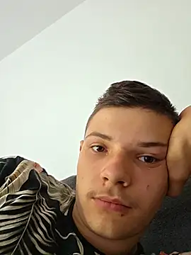 Snapshot of Ich_bins_einfach chatting on August 3, 2026, 10:21 am Ich bins einfach online show from August 3, 2026, 10:21 am