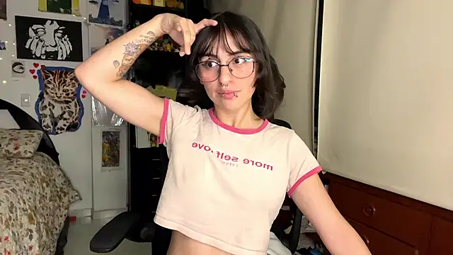 B0nnie H0ney online show from April 24, 2026, 1:29 am