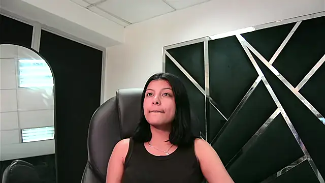 Snapshot of Salmaportman69 chatting on November 3, 2025, 12:49 am Salmaportman69 online show from November 3, 2025, 12:49 am