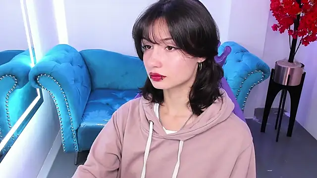 Akaza Hakuji  online show from December 16, 2025, 12:20 pm