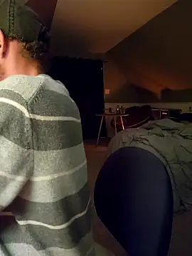 Snapshot of SoxxyNsh chatting on November 18, 2025, 5:00 am SoxxyNsh online show from November 18, 2025, 5:00 am