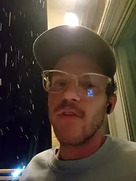 Snapshot of SoxxyNsh chatting on November 17, 2025, 5:22 am SoxxyNsh online show from November 17, 2025, 5:22 am