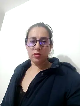 Snapshot of CHARLOTTE_1711 chatting on March 6, 2025, 5:24 am CHARLOTTE 1711 online show from March 6, 2025, 5:24 am