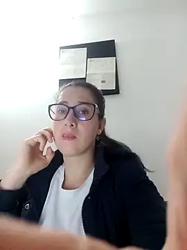 Snapshot of CHARLOTTE_1711 chatting on February 24, 2025, 3:02 am CHARLOTTE 1711 online show from February 24, 2025, 3:02 am