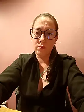 CHARLOTTE 1711 online show from April 17, 2026, 2:47 am