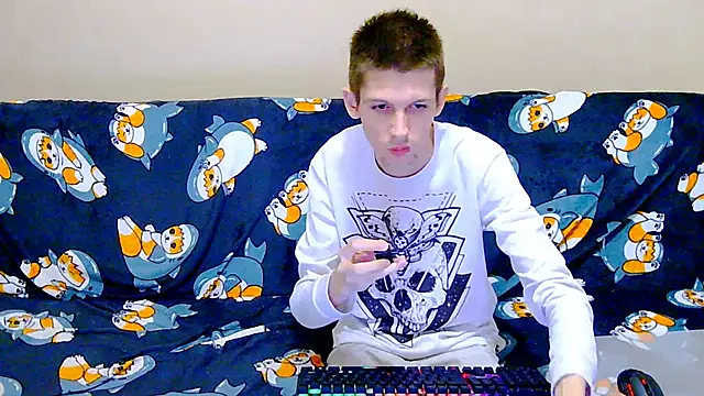 Snapshot of Lester_Broo chatting on December 15, 2025, 10:43 am Lester Broo online show from December 15, 2025, 10:43 am