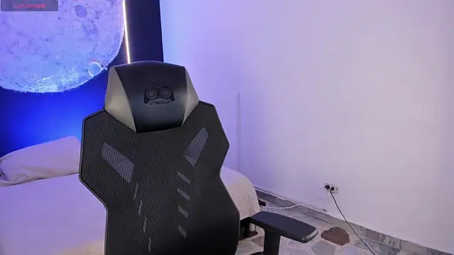 Snapshot of BellaaStorm chatting on November 4, 2025, 4:38 am BellaaStorm online show from November 4, 2025, 4:38 am